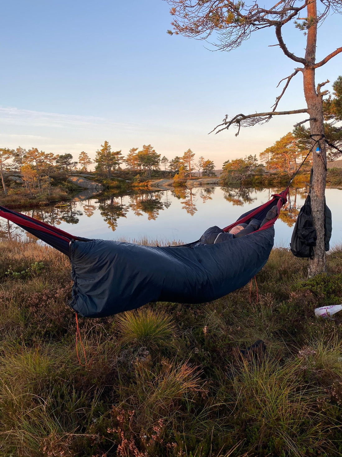Ta med hengekøyen på overnatting i høstskogen - vi gir deg våre tips! 🍂🍁
